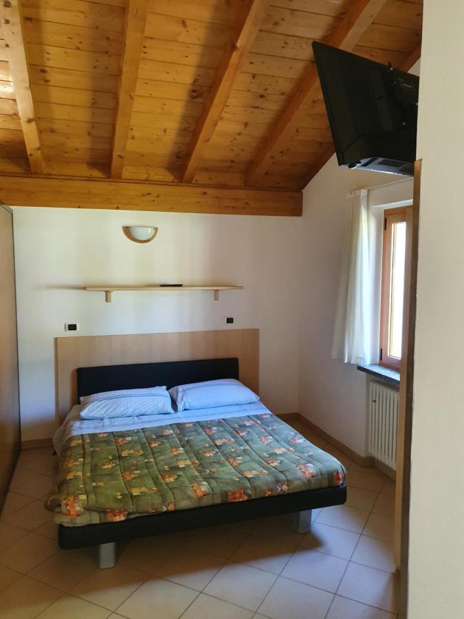 Bungalows In Camping Solarium Domaso Kültér fotó